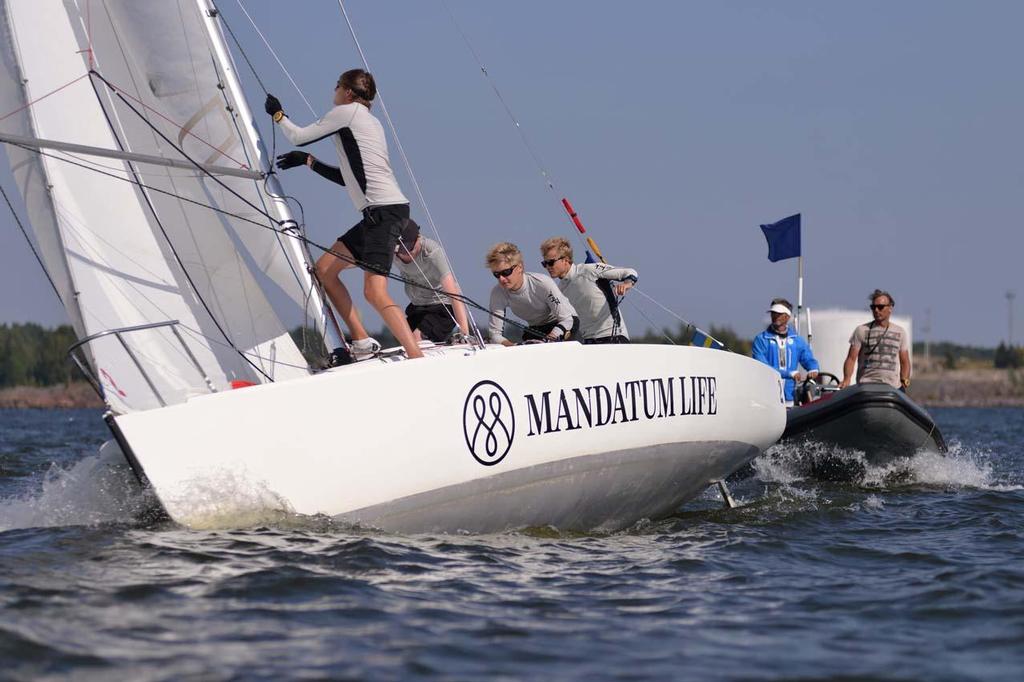 Swedish team at the upper mark. © Erik Lahteenmaki / Sailpix.fi http://www.sailpix.fi